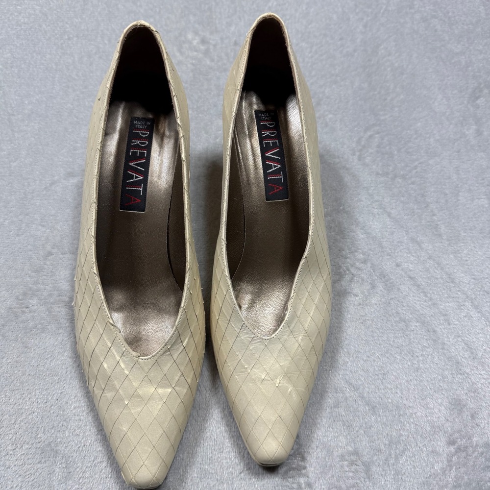 Vintage Prevata Cream Leather Pointed Toe Pumps Size 8AA Made in Italy 90s Heels